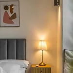 Ruhige Und Stilvolle Wohnung Am Clara-Zetkin-Park
