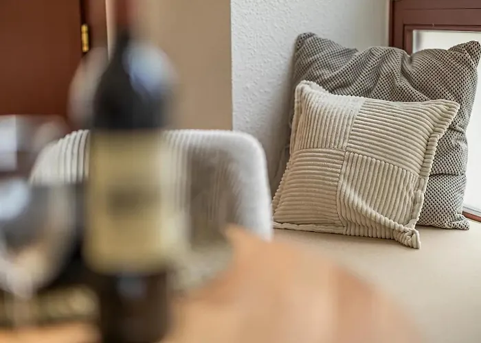 Ruhige Und Stilvolle Wohnung Am Clara-Zetkin-Park