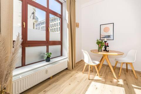 Apartment Ruhige Und Stilvolle Am Clara-zetkin-park Leipzig