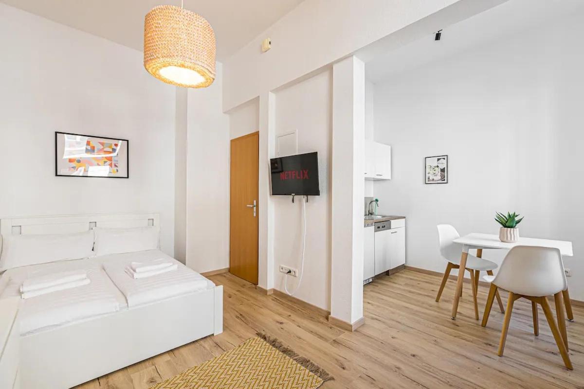 Ruhige Und Stilvolle Am Clara-zetkin-park Apartment